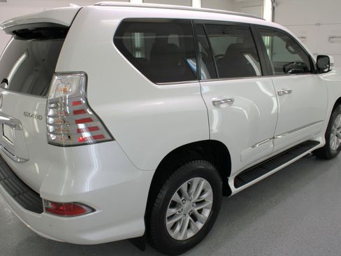 Used 2016 Lexus GX 460 w/ Premium Package AWD/4WD image 10