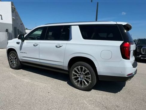 New 2026 GMC Yukon XL Denali w/ Denali Reserve Package AWD/4WD image 6