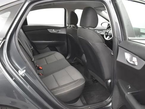 Used 2024 Kia Forte LXS FWD image 17