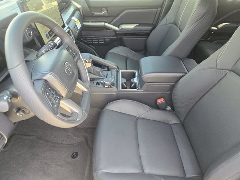 New 2026 Toyota 4Runner Limited AWD/4WD image 11