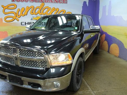Used 2018 RAM 1500 Laramie AWD/4WD image 4
