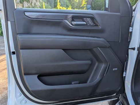 Used 2026 GMC Yukon Elevation w/ Elevation Premium Package RWD image 10