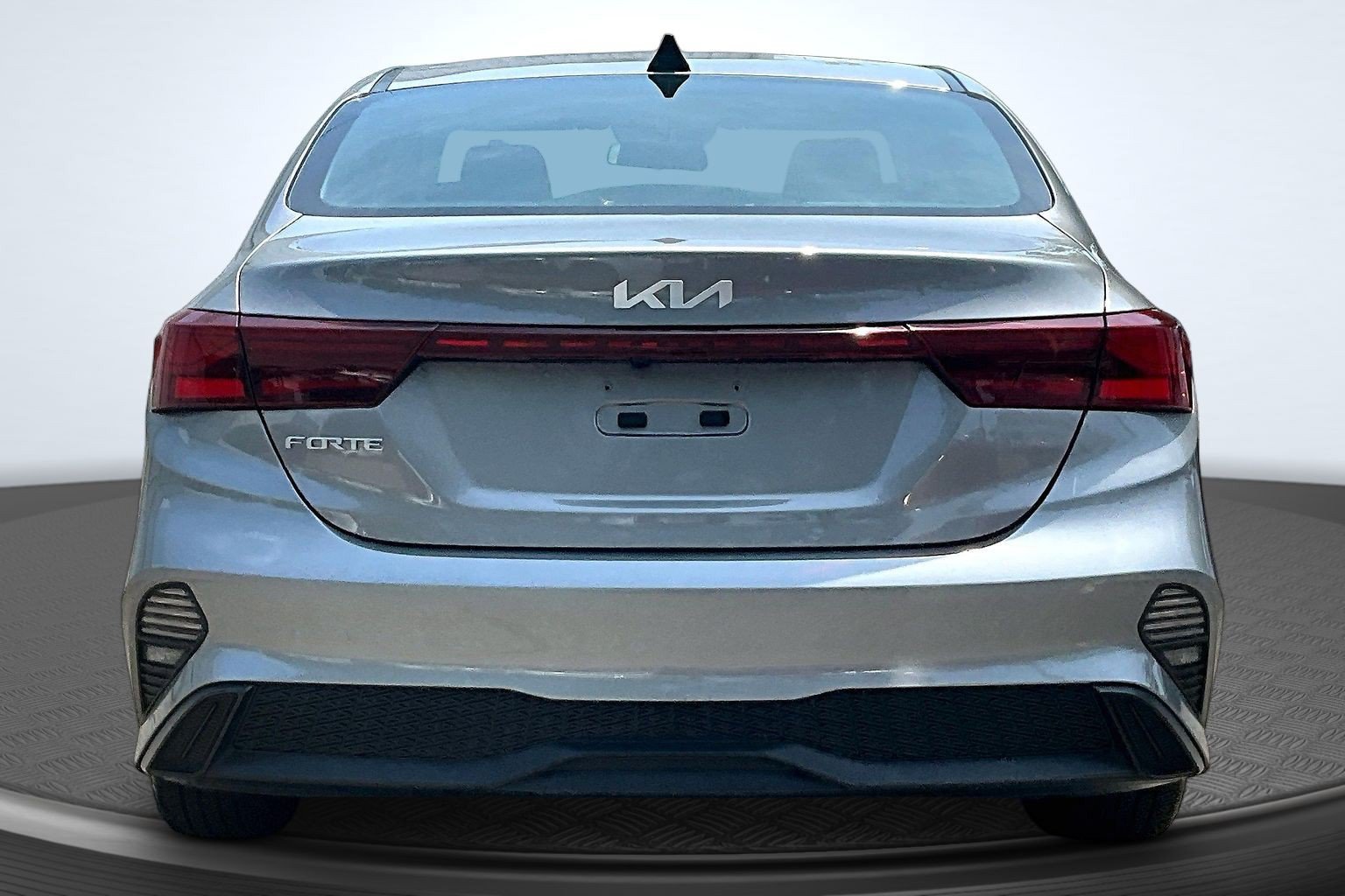Used 2023 Kia Forte LXS FWD image 3