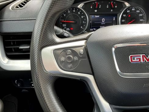 Used 2024 GMC Terrain SLE FWD image 15