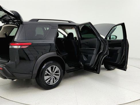 Used 2024 Nissan Pathfinder SV image 30