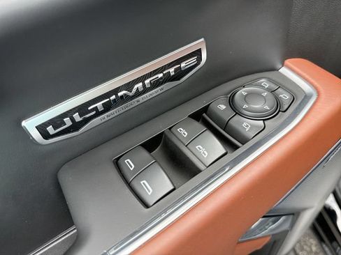 Used 2025 GMC Sierra 1500 Denali Ultimate AWD/4WD image 13