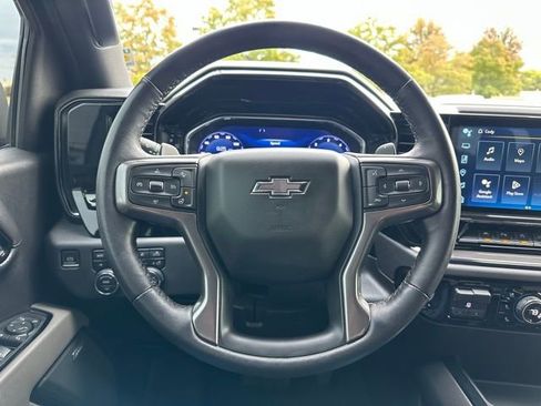 Used 2023 Chevrolet Silverado 1500 ZR2 image 32