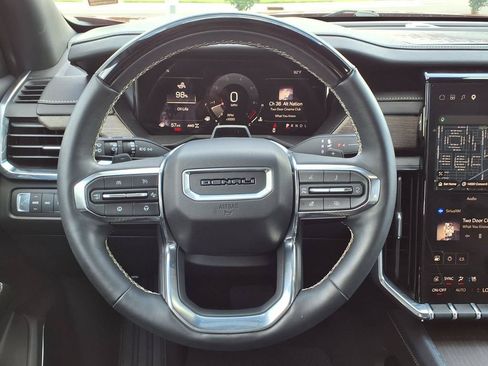 Used 2025 GMC Acadia Denali w/ Super Cruise Package AWD/4WD image 34