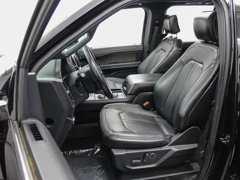 Used 2019 Ford Expedition Limited w/ Equipment Group 302A AWD/4WD image 16