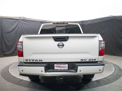 Used 2021 Nissan Titan SV w/ Accessory Utility Package AWD/4WD image 11