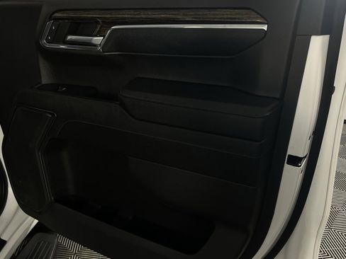Used 2023 GMC Sierra 1500 SLE image 33