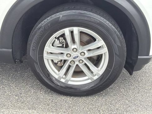 Used 2023 Ford Explorer XLT RWD image 12