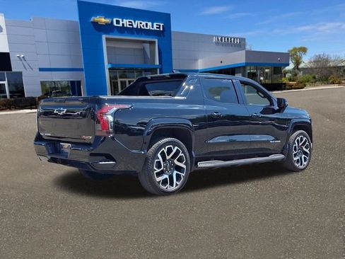 Used 2025 Chevrolet Silverado EV RST AWD/4WD image 25