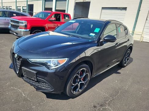 Used 2023 Alfa Romeo Stelvio Veloce AWD/4WD image 2