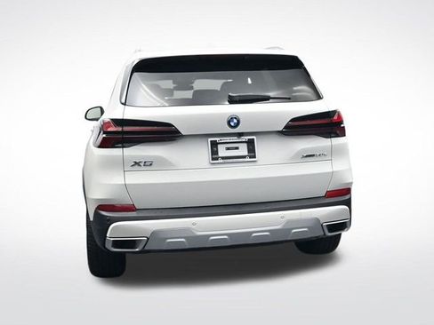 New 2026 BMW X5 xDrive50e image 6