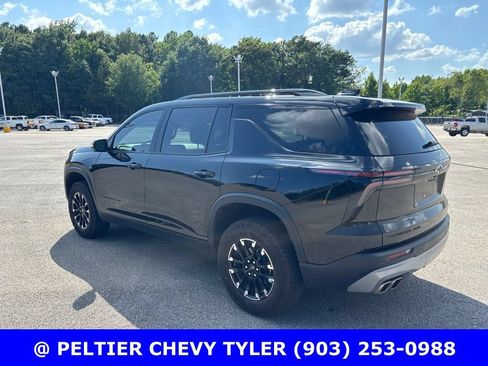 Used 2024 Chevrolet Traverse Z71 AWD/4WD image 5