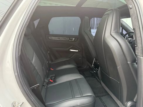 Used 2023 Porsche Cayenne Turbo w/ Premium Package Plus image 27