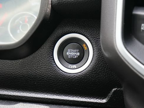 Used 2020 RAM 1500 Big Horn AWD/4WD image 25