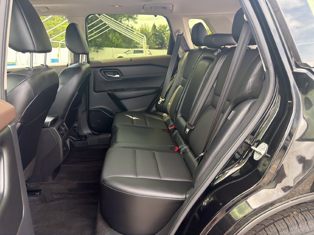 Used 2023 Nissan Rogue SV w/ SV Premium B Package AWD/4WD image 42