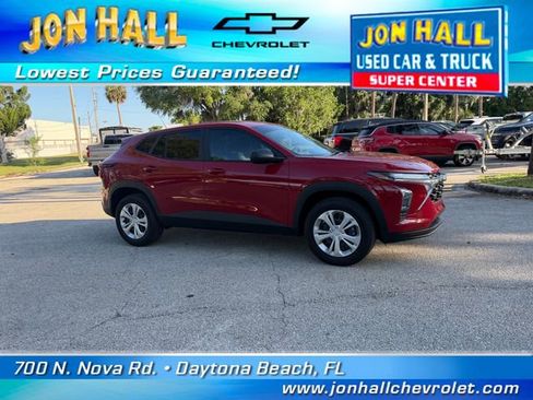 Used 2026 Chevrolet Trax LS FWD image 16