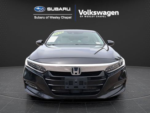 Used 2018 Honda Accord Touring image 2