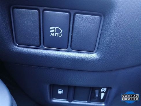 Used 2021 Toyota C-HR LE image 27