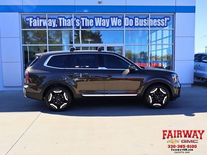 Used 2023 Kia Telluride EX w/ EX Captain's Chair Package
