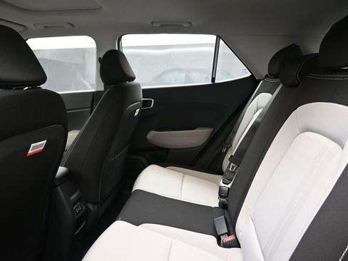 New 2026 Hyundai Venue SEL image 18