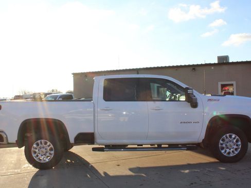 Used 2023 Chevrolet Silverado 2500 LT w/ Convenience Package image 16