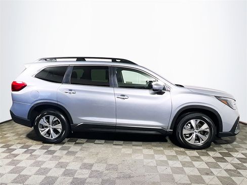 Used 2024 Subaru Ascent Premium w/ Convenience Package image 9