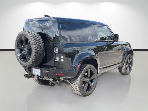 Used 2024 Land Rover Defender 90 V8 AWD/4WD image 3
