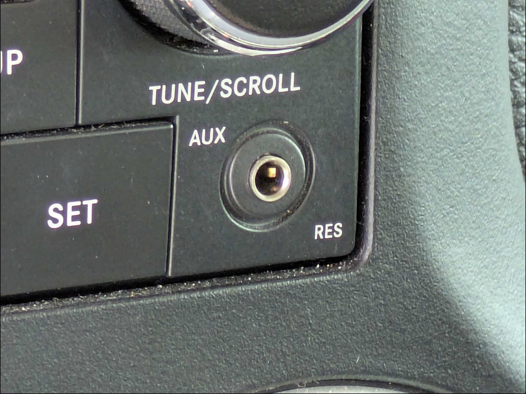 Used 2018 Jeep Wrangler Unlimited Sahara AWD/4WD image 27