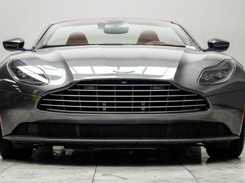 Used 2019 Aston Martin DB11 Volante RWD image 11