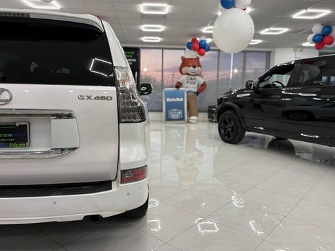 Used 2018 Lexus GX 460 Premium w/ Premium Package image 14