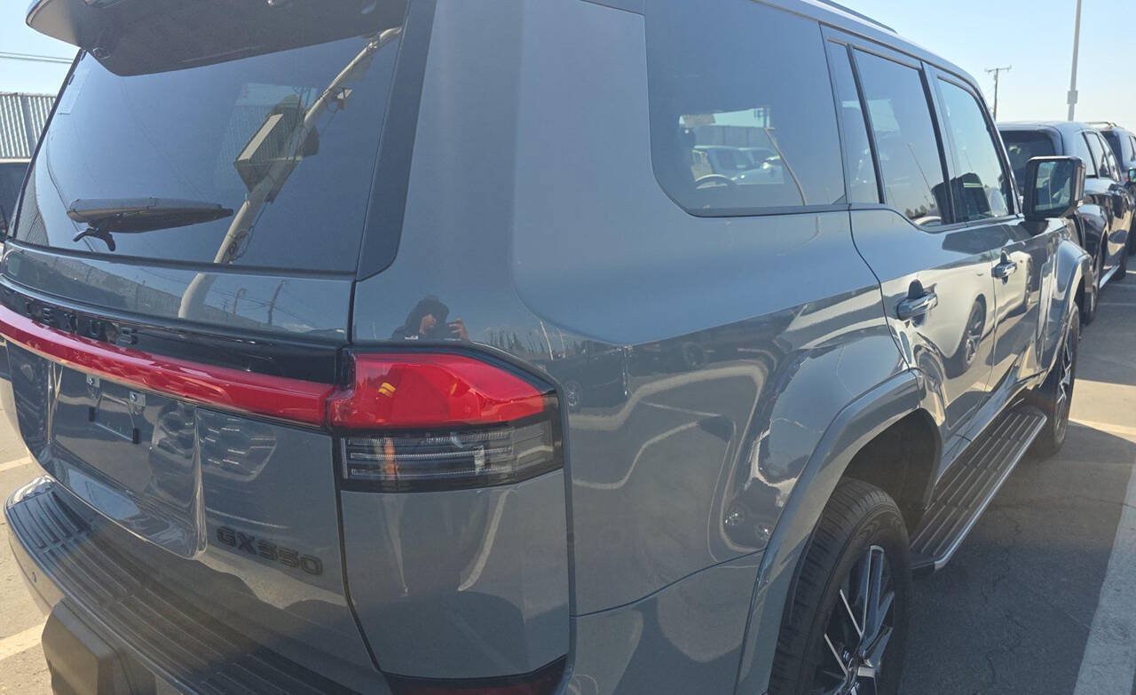 Used 2026 Lexus GX 550 w/ Cold Area Package AWD/4WD image 2