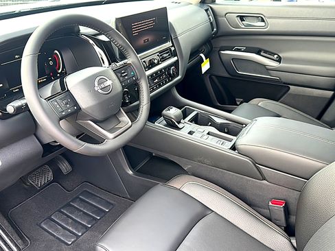 New 2026 Nissan Pathfinder SL w/ SL Premium Package image 9