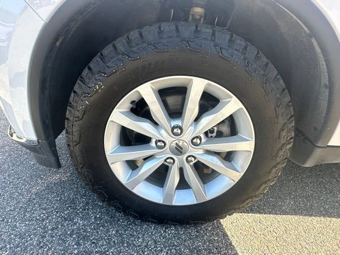 Used 2020 Dodge Durango SXT AWD/4WD image 38
