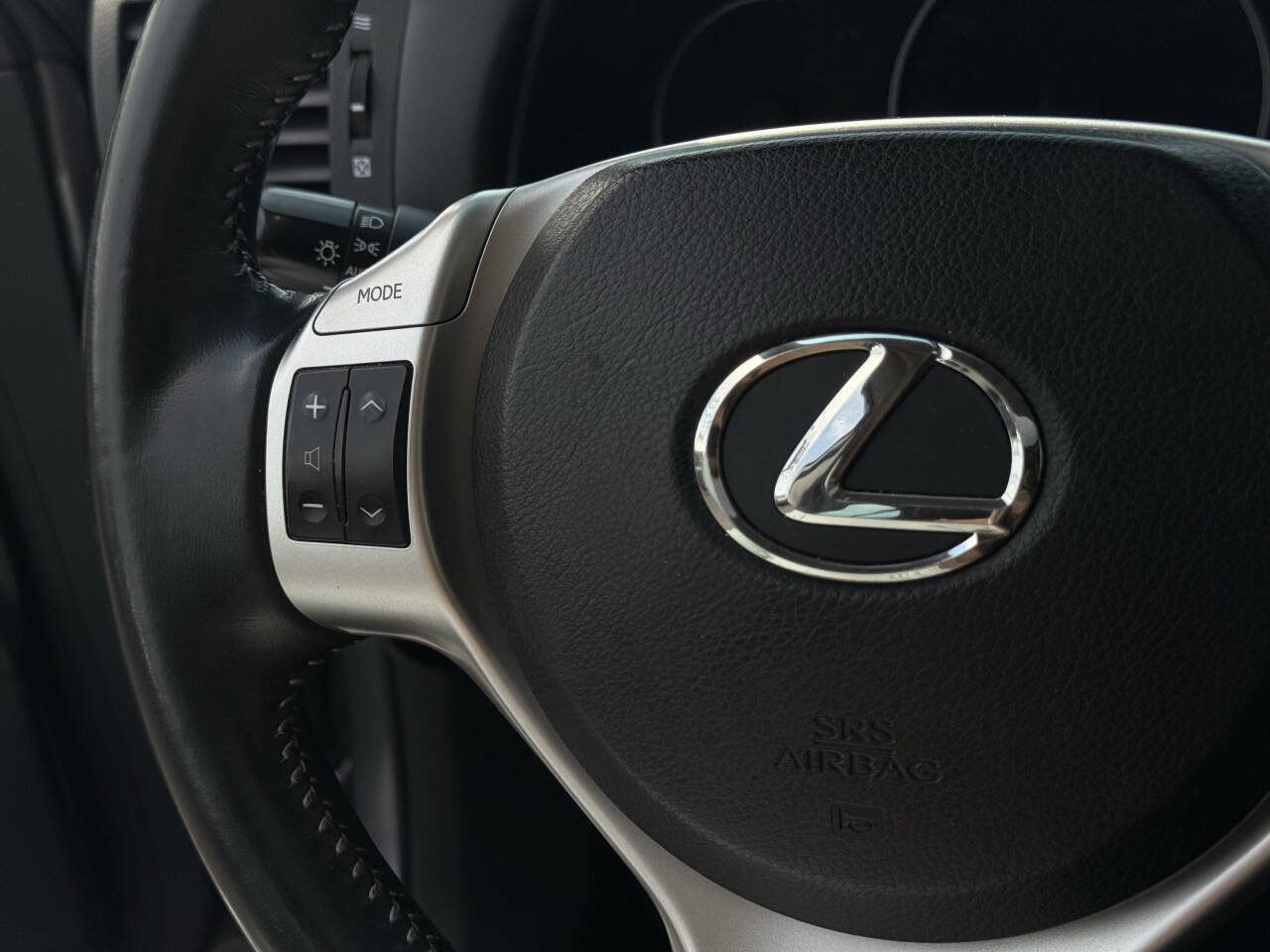 Used 2013 Lexus CT 200h FWD image 16