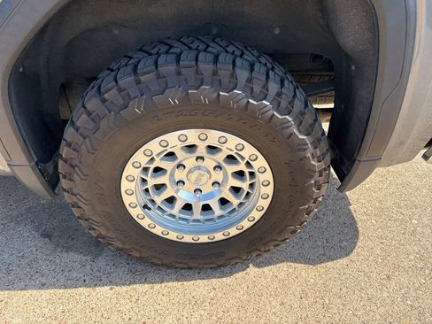 Used 2020 GMC Sierra 1500 SLT image 9