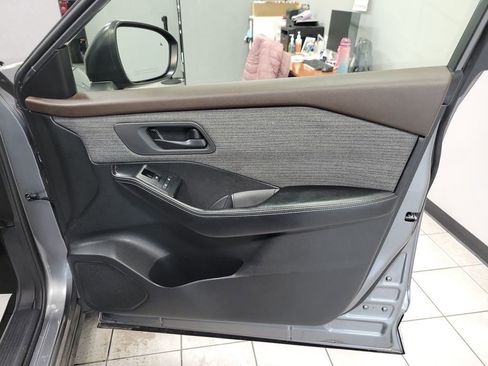 Used 2021 Nissan Rogue S image 30