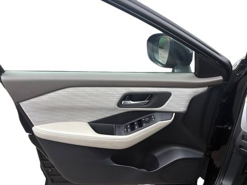 Used 2023 Nissan Rogue SV FWD image 17