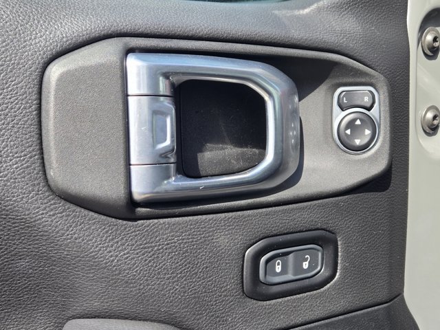 Used 2021 Jeep Gladiator Rubicon AWD/4WD image 31