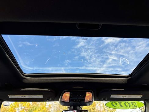 Used 2019 Jeep Grand Cherokee Laredo image 10