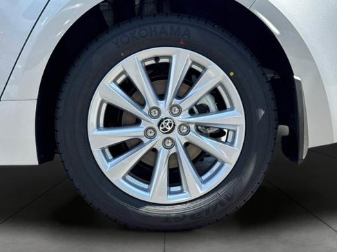 New 2026 Toyota Corolla LE FWD image 32