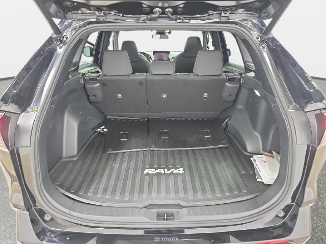 Used 2023 Toyota RAV4 SE w/ Weather & Moonroof Package AWD/4WD image 32