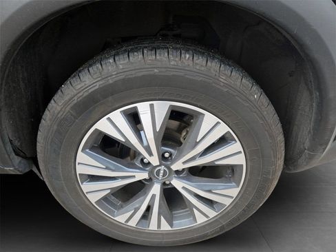 Used 2023 Nissan Rogue SV image 31