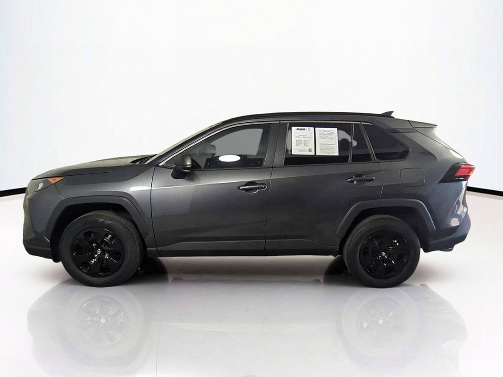 Used 2021 Toyota RAV4 LE FWD image 7