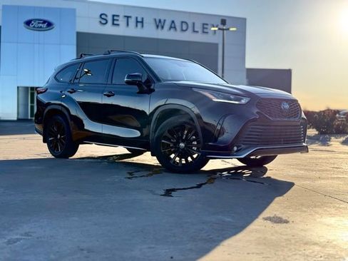 Used 2024 Toyota Highlander XSE image 1