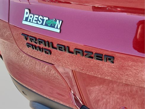 Used 2021 Chevrolet TrailBlazer RS w/ Technology Package image 29