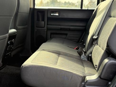 Used 2018 Ford Flex SE image 32